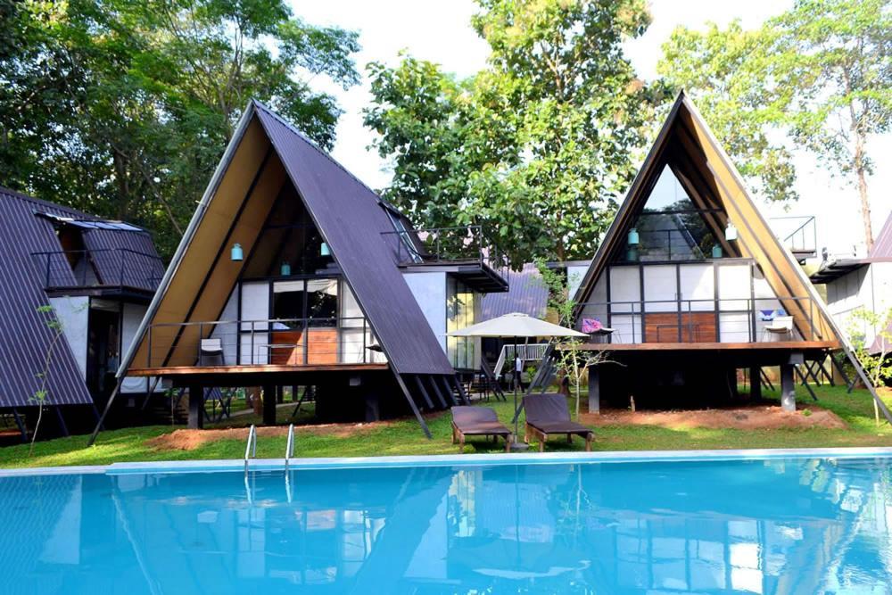 Kottawatta River Bank Resort Udawalawe Esterno foto